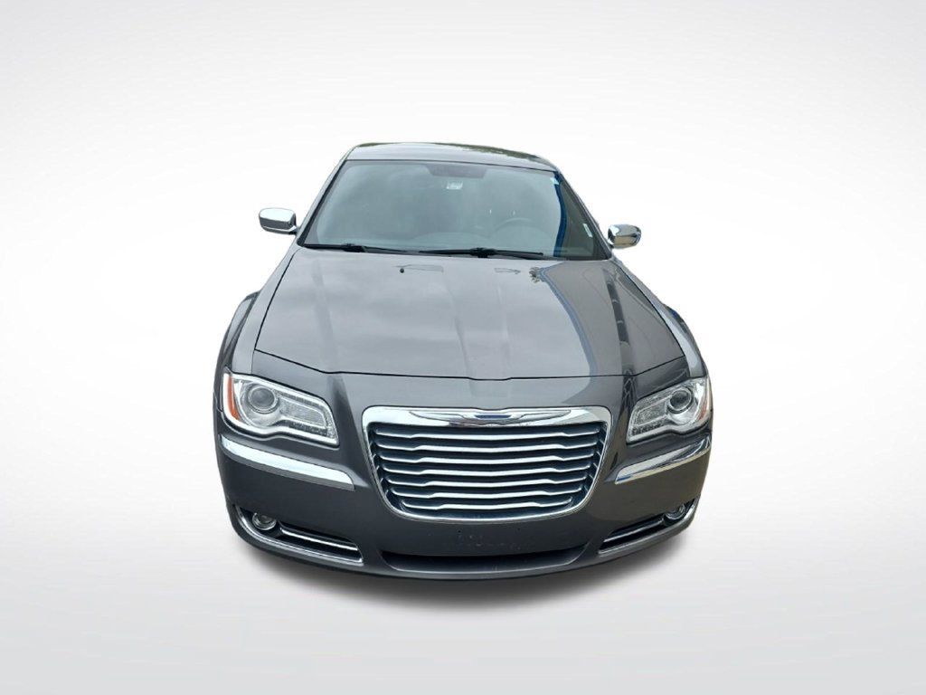 Used 2012 Chrysler 300 Limited RWD image 2