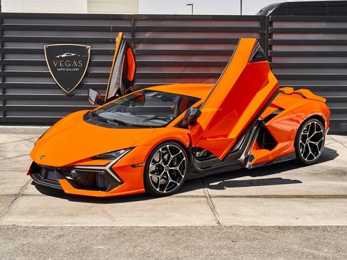 Used 2024 Lamborghini Revuelto AWD/4WD image 5