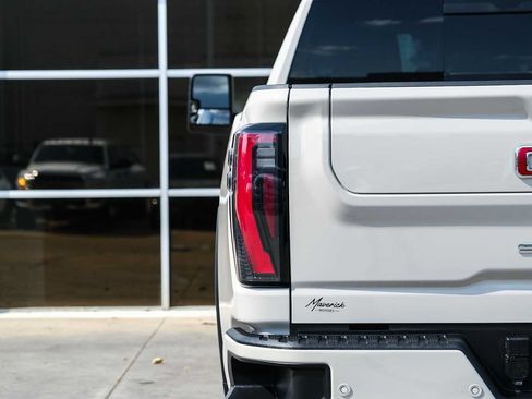 Used 2026 GMC Sierra 2500 AT4 AWD/4WD image 13