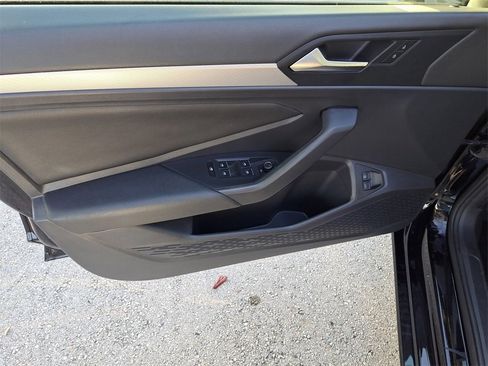 Used 2021 Volkswagen Jetta S w/ Driver Assistance Package image 15