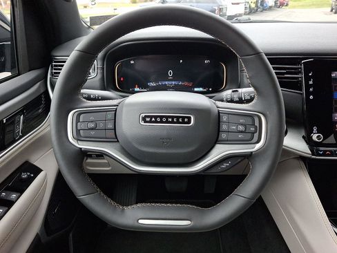 Certified 2025 Jeep Wagoneer 4WD image 22