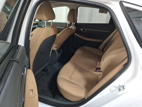 Used 2025 Hyundai Sonata Limited FWD image 4