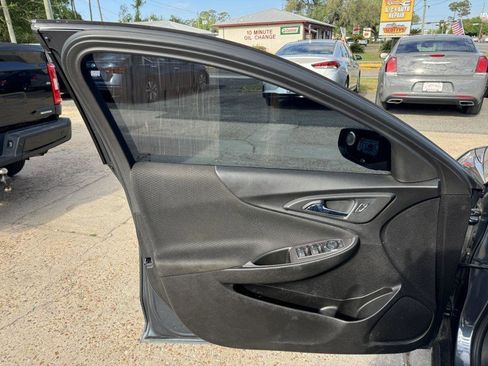 Used 2021 Chevrolet Malibu RS image 12