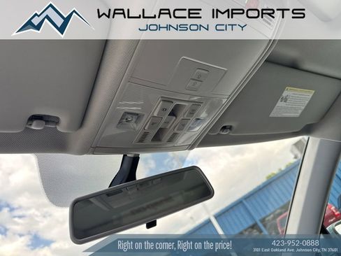 Used 2020 Volkswagen Tiguan SE w/ Panoramic Sunroof Package AWD/4WD image 17