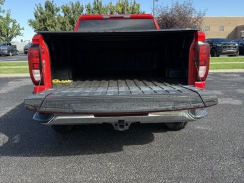Used 2022 GMC Sierra 1500 SLE image 10