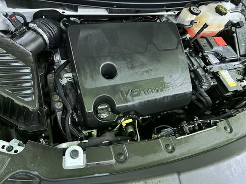 Used 2023 Chevrolet Traverse LT AWD/4WD image 18