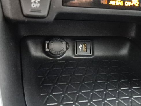 Used 2023 Toyota RAV4 XLE w/ Convenience Package image 28