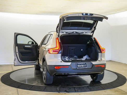 New 2026 Volvo XC40 B5 Core AWD/4WD image 24