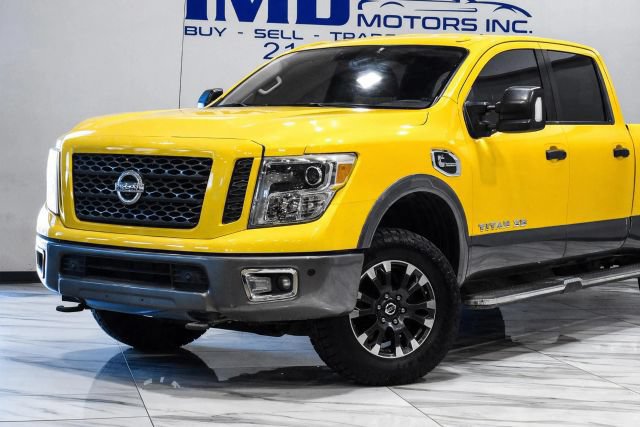 Used 2017 Nissan Titan PRO-4X w/ Pro-4x Convenience Package AWD/4WD image 5