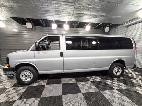 Used 2017 GMC Savana 3500 LS image 8