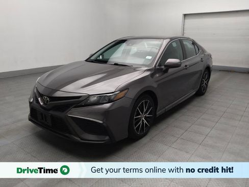 Used 2021 Toyota Camry SE image 1
