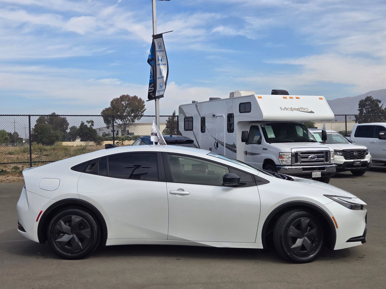 Used 2026 Toyota Prius Plug-In Hybrid FWD image 8