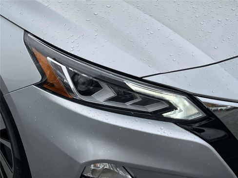 Certified 2021 Nissan Altima 2.5 SV w/ SV Premium Package image 14