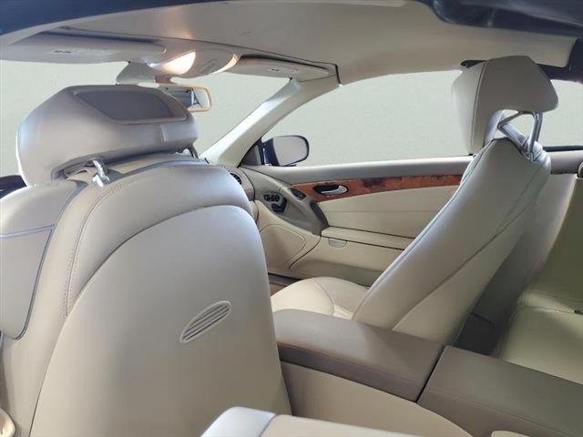 Used 2009 Mercedes-Benz SL 550 w/ Premium I Pkg image 7