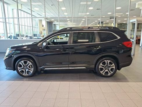 Used 2023 Subaru Ascent Limited w/ Technology Package AWD/4WD image 4