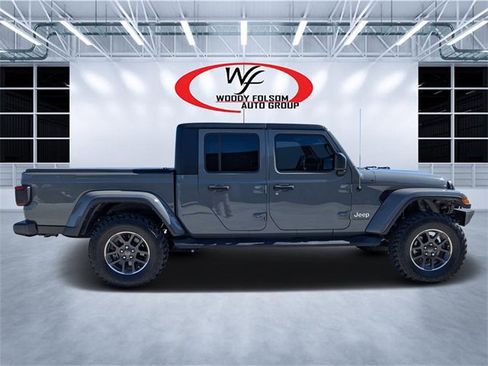 Used 2022 Jeep Gladiator Overland w/ Popular Equipment Package image 2