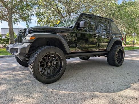 Used 2022 Jeep Wrangler Unlimited Sport image 3