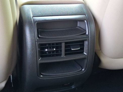 Used 2017 Cadillac XT5 FWD image 11