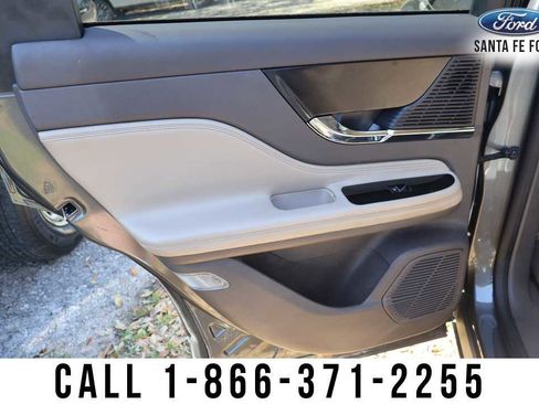 Used 2022 Lincoln Corsair Standard w/ Premium Package image 14