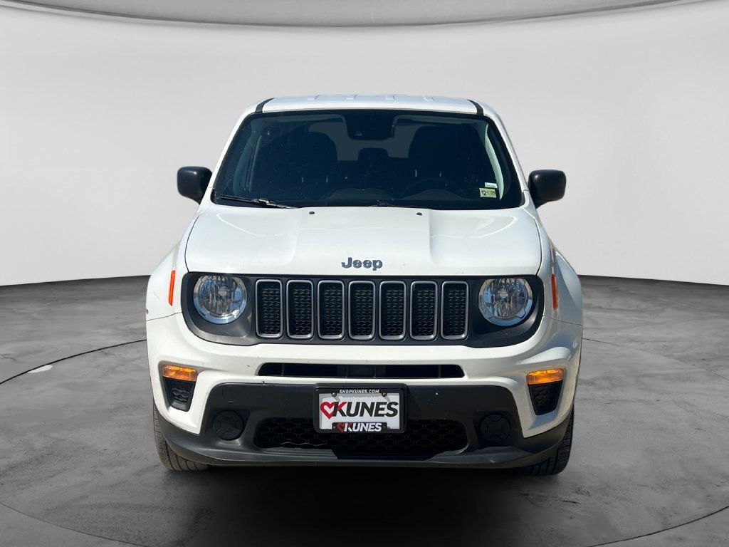 Used 2023 Jeep Renegade Latitude AWD/4WD image 2