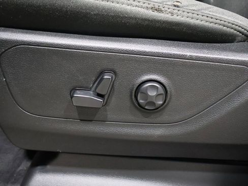 Used 2019 RAM 1500 Big Horn image 12