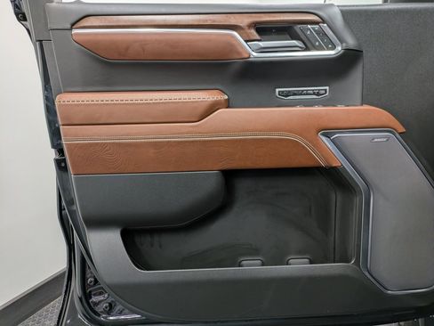 Used 2024 GMC Sierra 1500 Denali Ultimate image 8