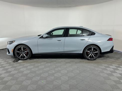 Used 2026 BMW 530i w/ M Sport Package RWD image 2