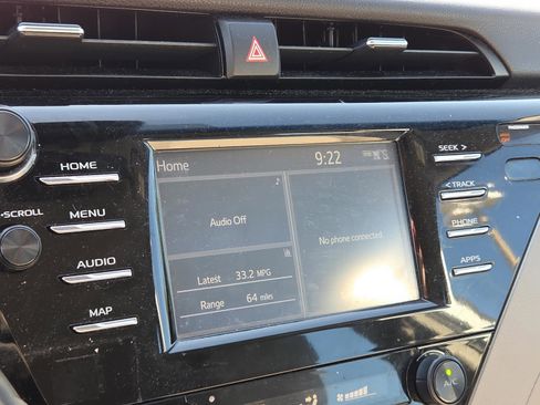 Used 2019 Toyota Camry SE FWD image 19