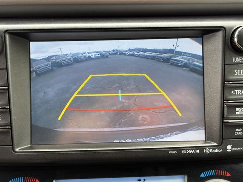 Used 2018 Toyota RAV4 Limited image 31