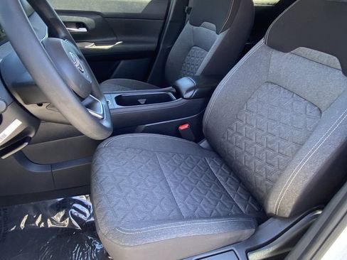 Used 2025 Nissan Kicks SV image 23