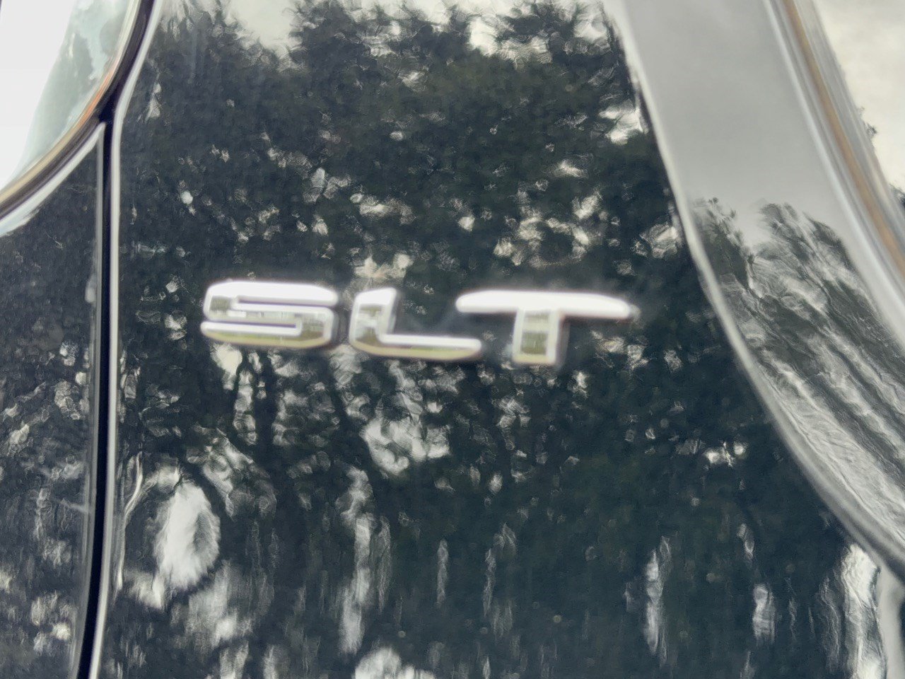 Used 2020 GMC Acadia SLT FWD image 31