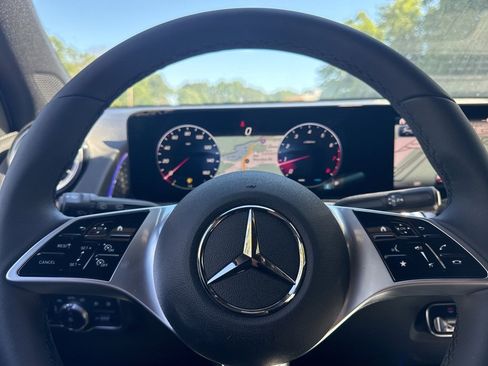 New 2025 Mercedes-Benz GLB 250 4MATIC image 29