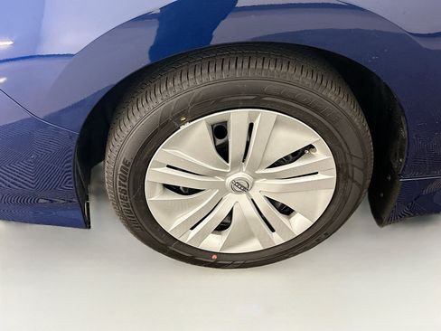 Used 2025 Nissan Leaf S image 11