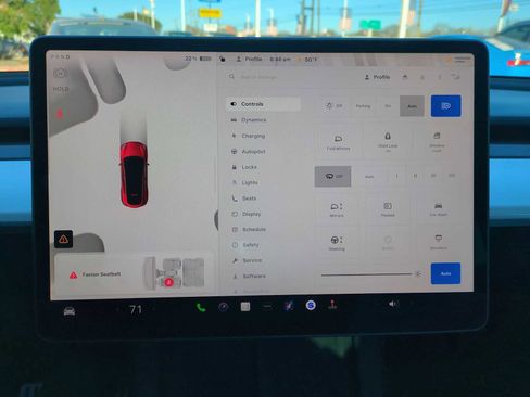 Used 2023 Tesla Model Y Performance image 11