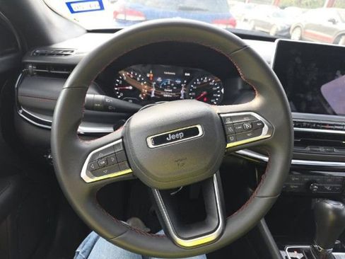 Used 2024 Jeep Compass Trailhawk image 8