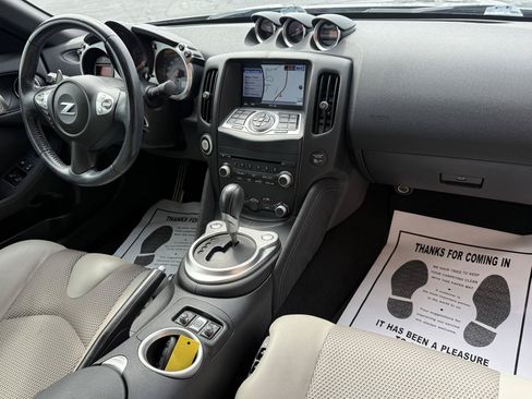 Used 2016 Nissan 370Z Touring Sport RWD image 13