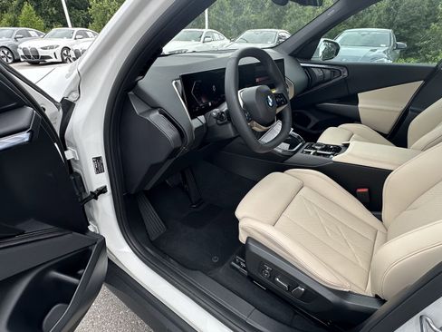 Used 2025 BMW X3 xDrive30i w/ Convenience Package AWD/4WD image 15
