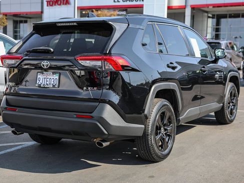 Certified 2022 Toyota RAV4 XLE w/ Convenience Package FWD image 25