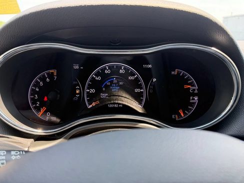 Used 2020 Jeep Grand Cherokee Altitude RWD image 19