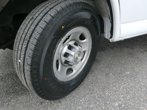 Used 2021 Chevrolet Express 2500 w/ Driver Convenience Package image 28