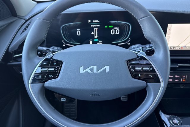 Certified 2025 Kia Niro EX Touring FWD image 31
