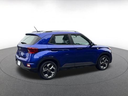 Used 2026 Hyundai Venue SEL FWD image 14