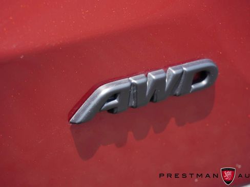 Used 2025 Toyota RAV4 XLE Premium AWD/4WD image 4