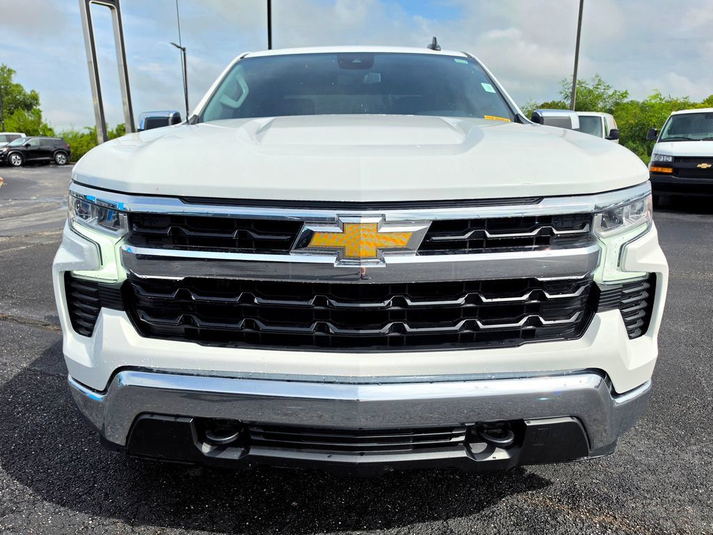 Used 2025 Chevrolet Silverado 1500 LT AWD/4WD image 13