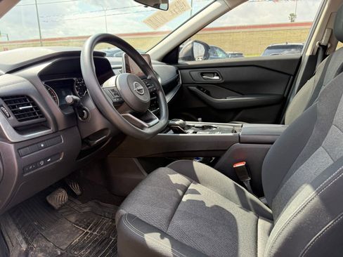 Used 2024 Nissan Rogue SV FWD image 10