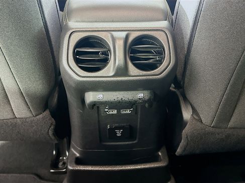 Used 2025 Jeep Wrangler Unlimited Sahara AWD/4WD image 27