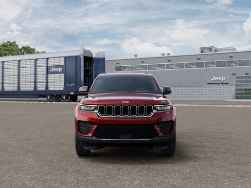 New 2026 Jeep Grand Cherokee Laredo image 6