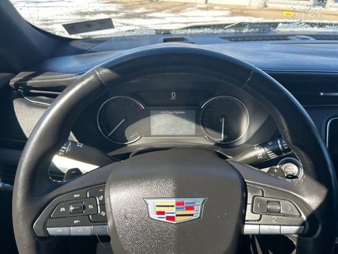 Used 2022 Cadillac XT4 Premium Luxury w/ Enhanced Visibility Package image 22