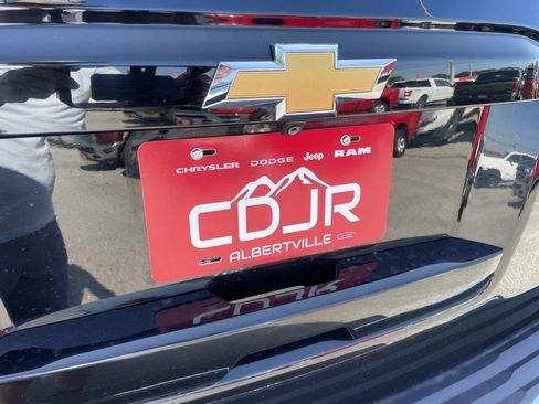 Used 2018 Chevrolet Tahoe Premier AWD/4WD image 18