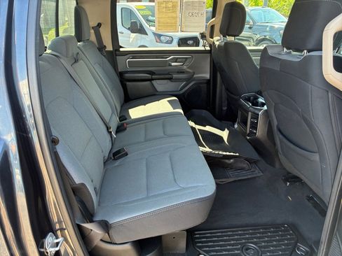 Used 2019 RAM 1500 Big Horn AWD/4WD image 25